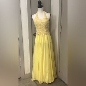 Yellow chiffon and beaded Prom dress